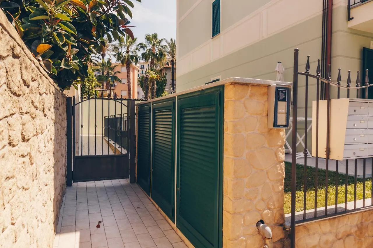Appartamento 189 - Casa Bordighera Centro, 350Metri Dal Mare Italia